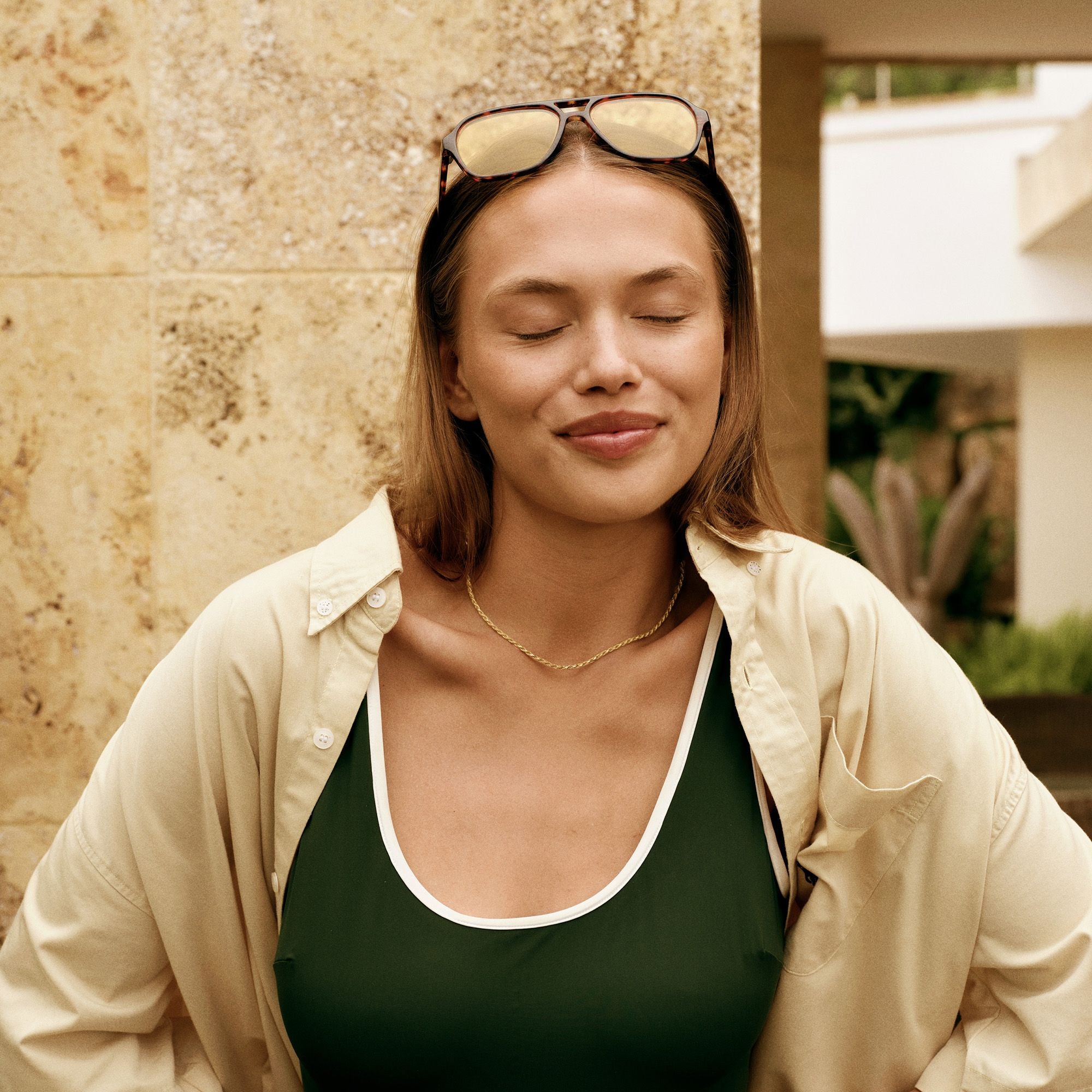 Large Twisted Sparkly Necklace