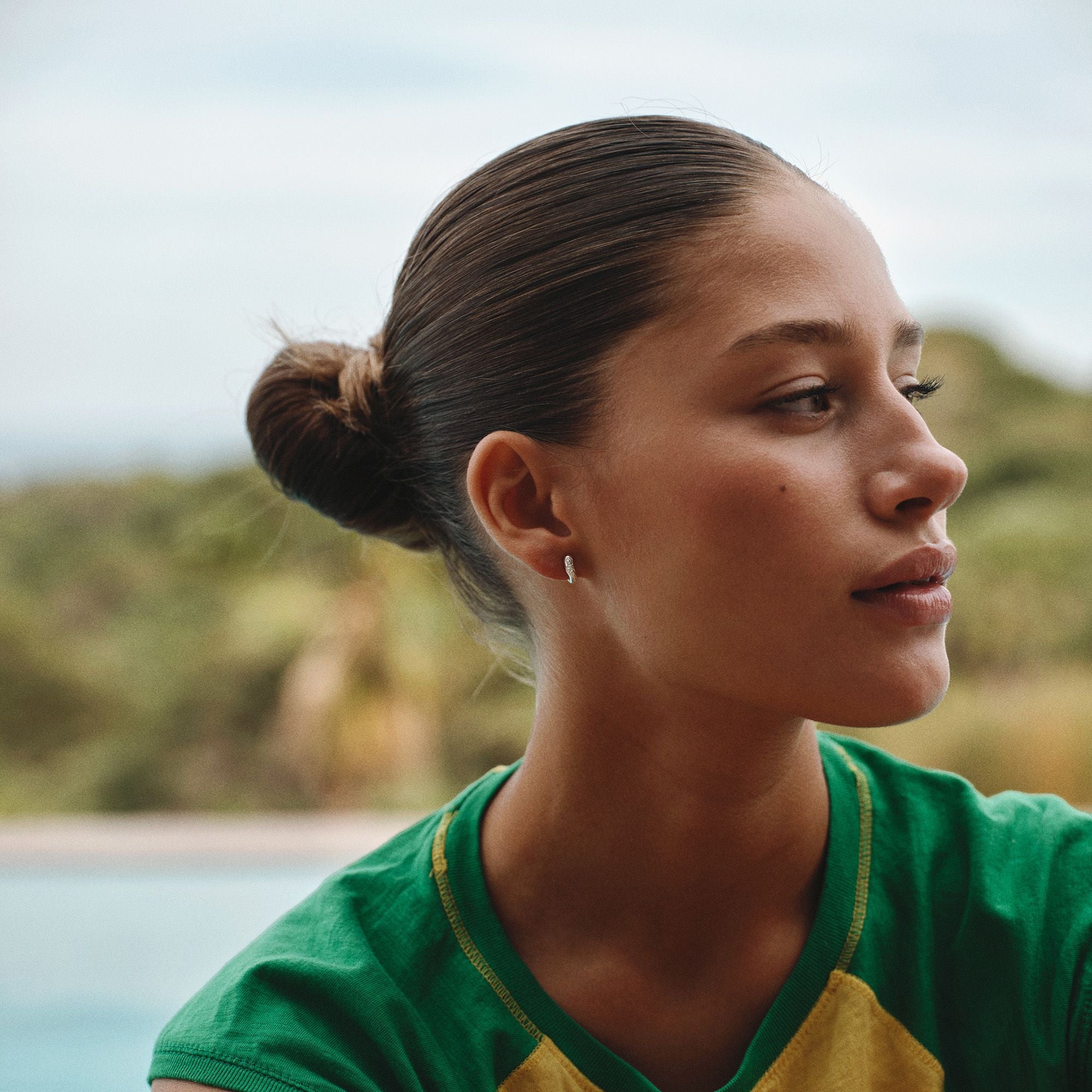 Hugged Essentia Stud Earrings