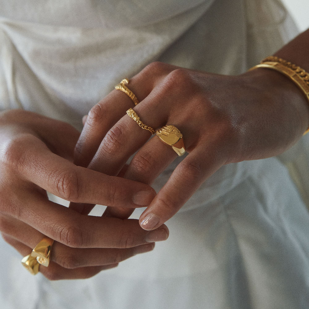 Contrast Layers Ring