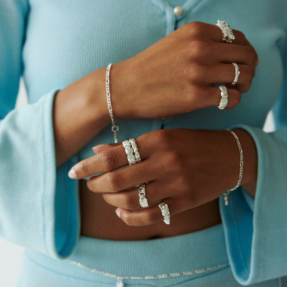 Large Looped Silicium Ring